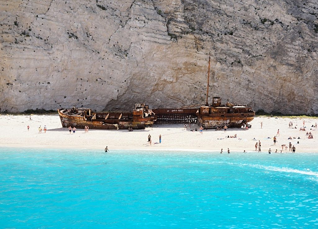 4 Shipwrecks in Greece | Way To Adventure